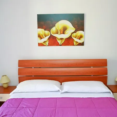 Helle Editerrane Mit Terrasse Und Garten Nur 50 Meter Vom Meer Entfern - B43966 Feriehus *