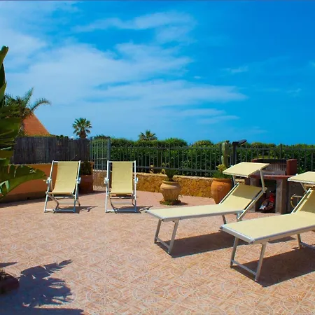 Helle Editerrane Mit Terrasse Und Garten Nur 50 Meter Vom Meer Entfern - B43966 Feriehus