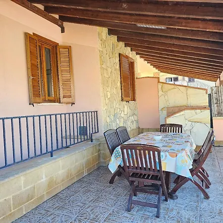 Feriehus Helle Editerrane Mit Terrasse Und Garten Nur 50 Meter Vom Meer Entfern - B43966 Cefalù