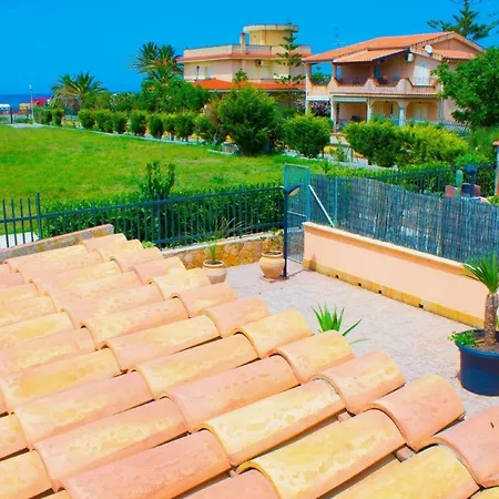 Helle Editerrane Mit Terrasse Und Garten Nur 50 Meter Vom Meer Entfern - B43966 *